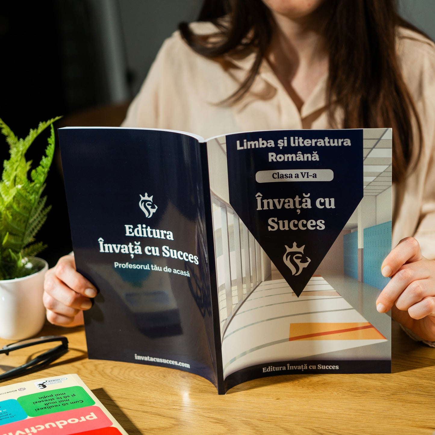 Pachet Clasa a VI-a ediție color 🎨: Toată materia structurată la Română și Matematică pentru clasa a VI-a